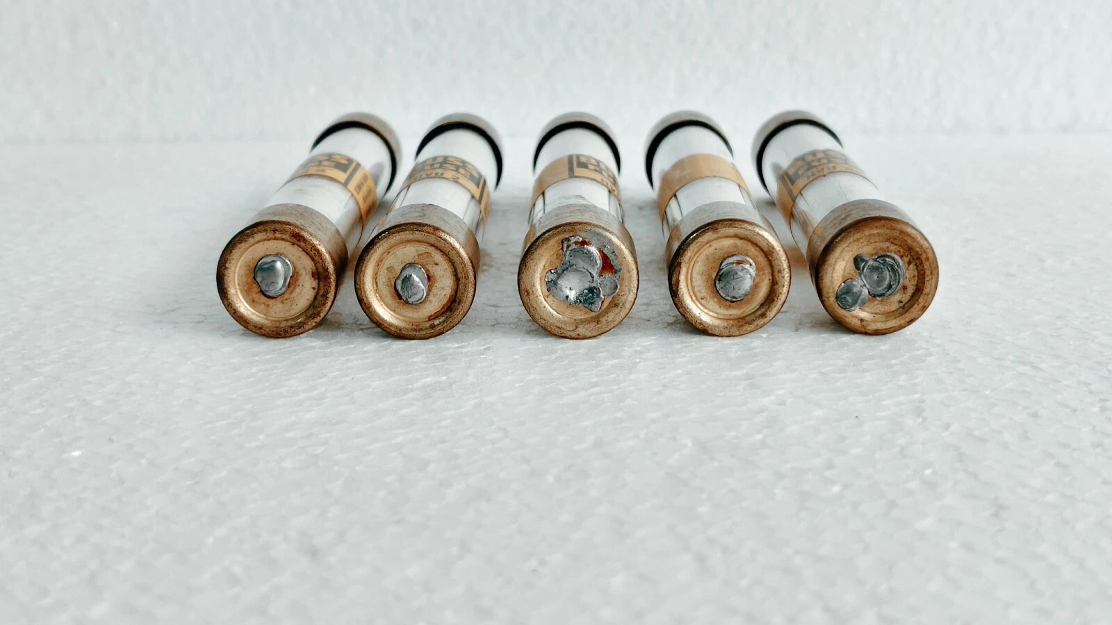 admin/uploads/uploads/Bussmann hvu 2  HVU 2 Buss Fuse Lot of 05 Pcs_2.webp